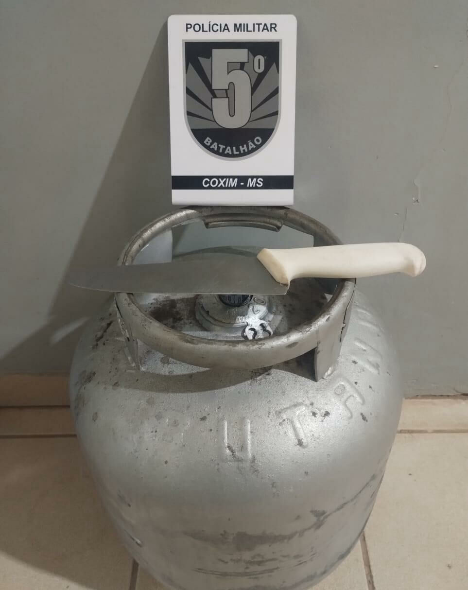 Imagem de compartilhamento para o artigo Discussão por botijão vira quebra-quebra e termina com dois presos em Coxim da MS Todo dia